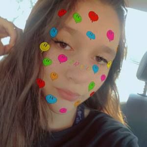 Meet your Posher, Rebeca